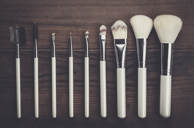 How to Clean Makeup Brushes