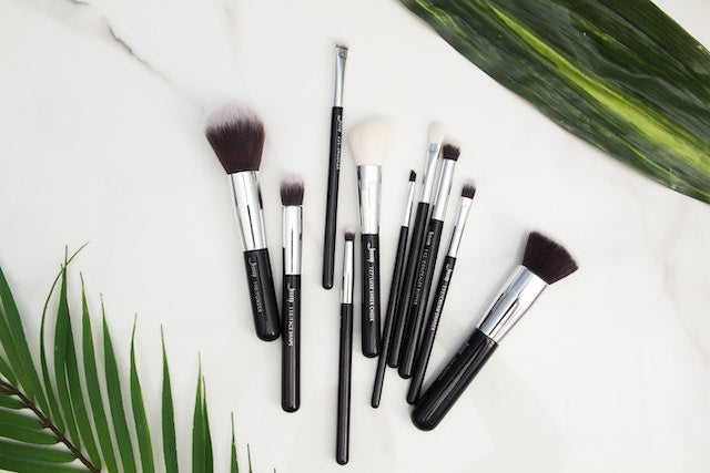 How To Sanitize Makeup Brushes