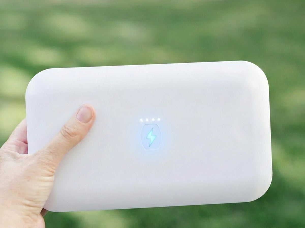 Charging PhoneSoap Go with the included USB cable
